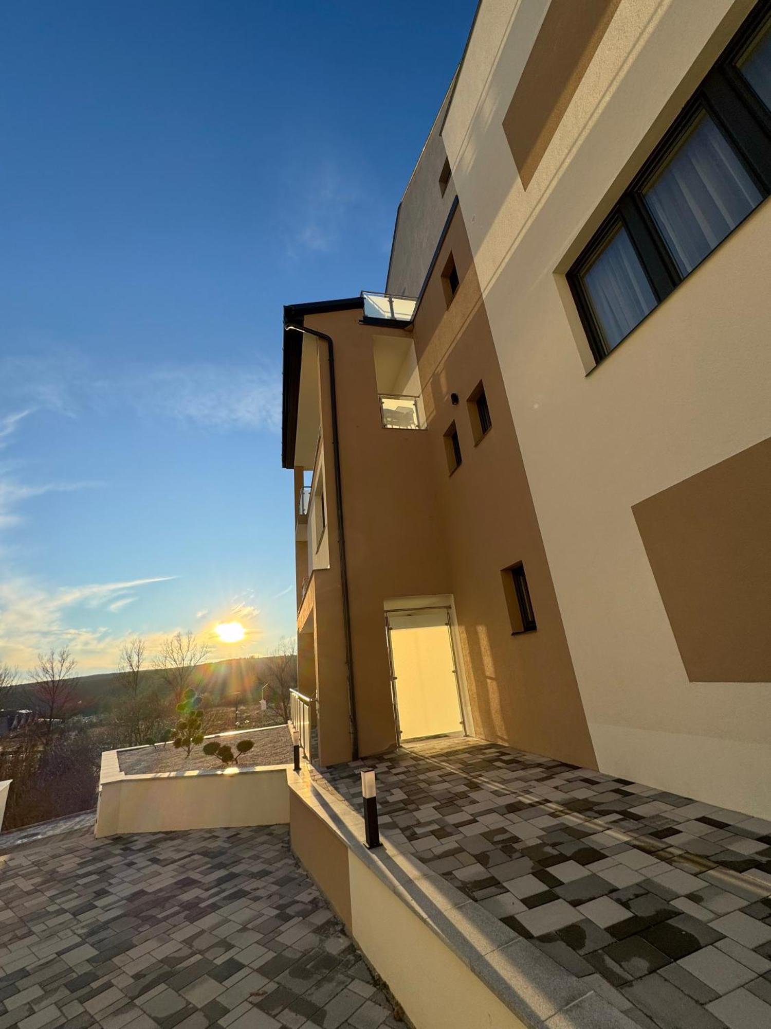 Salt Hill Premium Apartments 에게르잘록 외부 사진